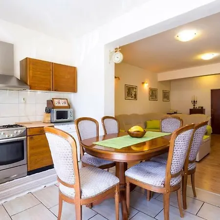 Champion Mm Apartment *